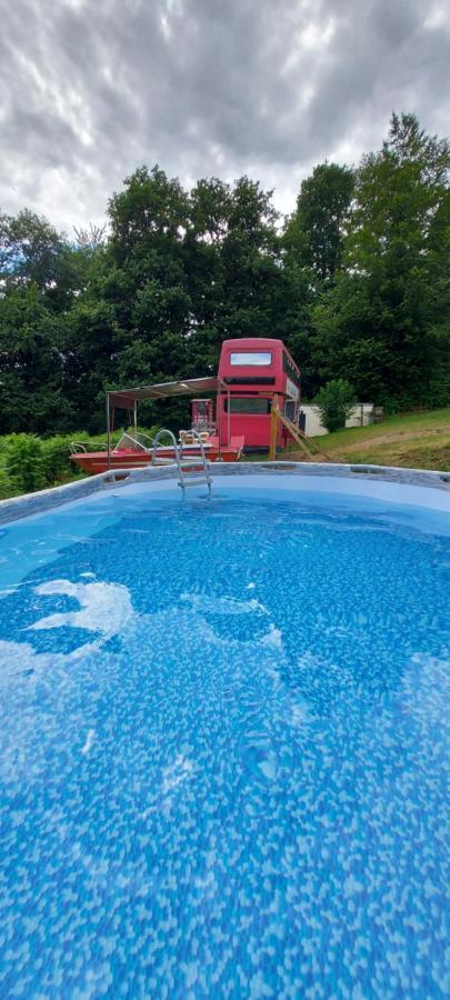 Insolite Bus Anglais Le Buckinghambus Saint-Philbert-sur-Risle Buitenkant foto